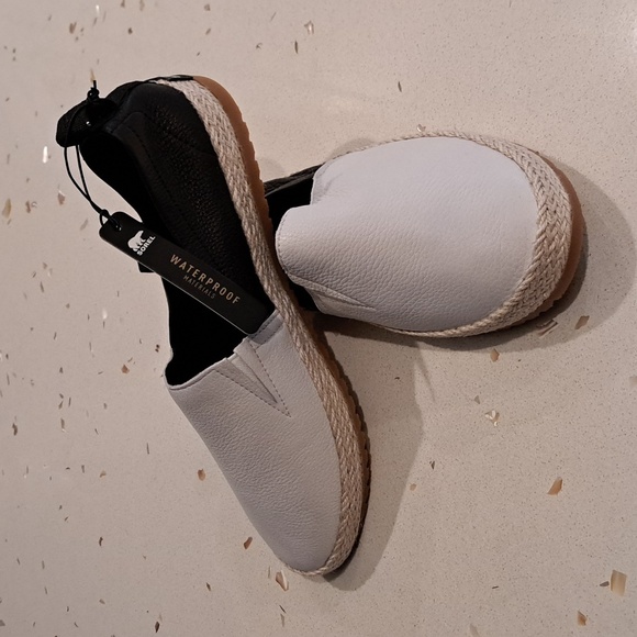 Sorel Shoes - NWT Sorel Ella slip on
